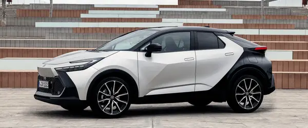 Toyota C-HR Besitzerhandbücher und Benutzeranleitungen
